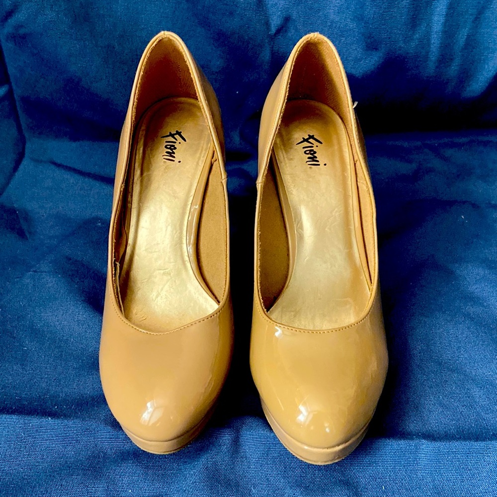 Fioni Nude Platform Heels